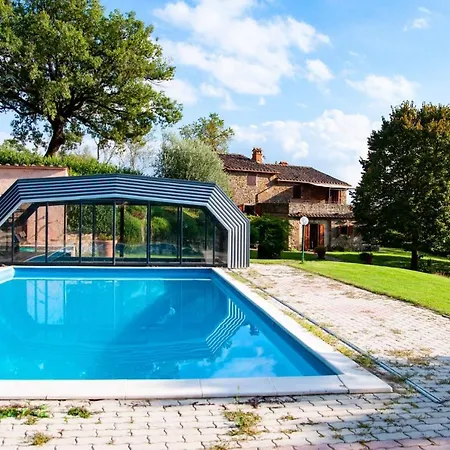 Sleeps 6 Pool Wifi * Corgna