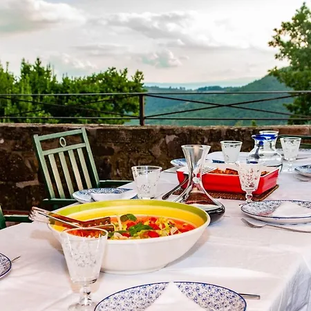 Sleeps 6 Pool Wifi * Corgna