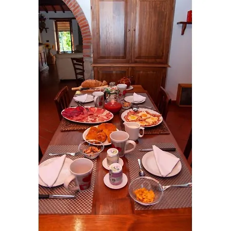 Sleeps 6 Pool Wifi * Corgna