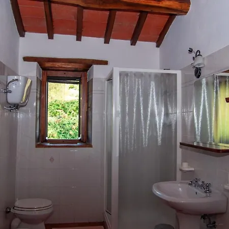 Vila Sleeps 6 Pool Wifi Corgna
